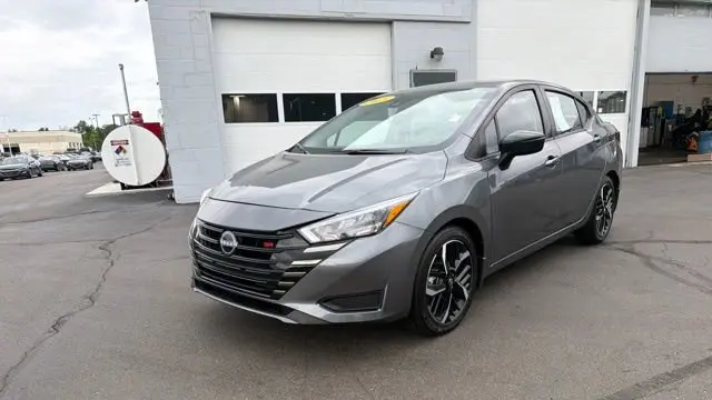 2025 Nissan Versa SR