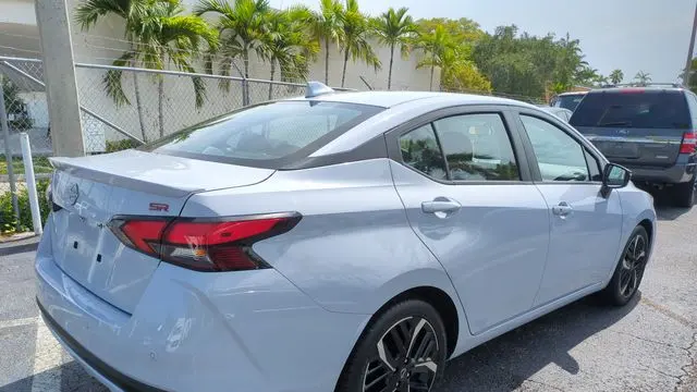 2023 Nissan Versa SR