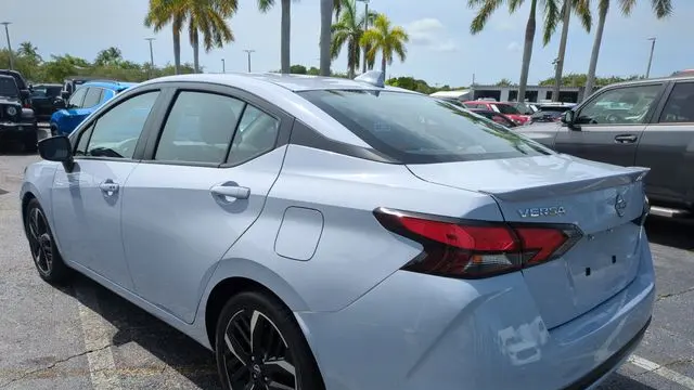 2023 Nissan Versa SR