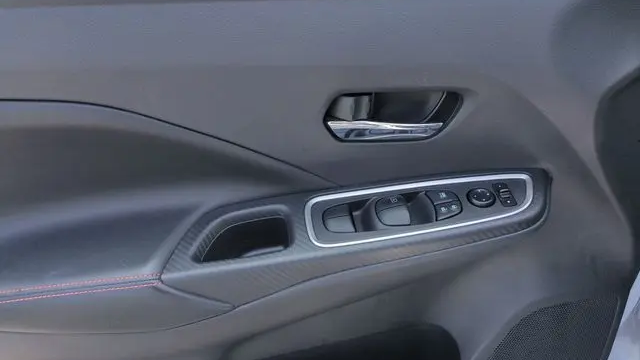 2023 Nissan Versa SR