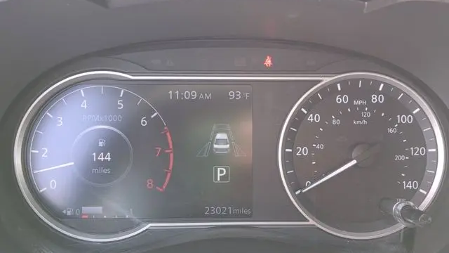 2023 Nissan Versa SR