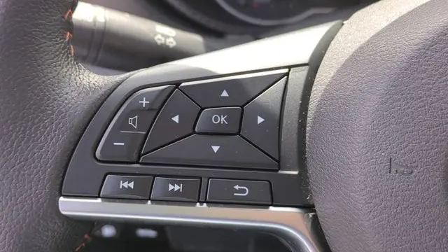 2023 Nissan Versa SR