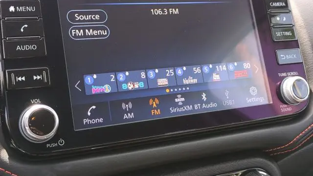 2023 Nissan Versa SR