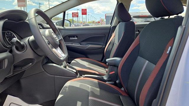 2025 Nissan Versa SR
