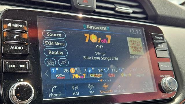 2025 Nissan Versa SR