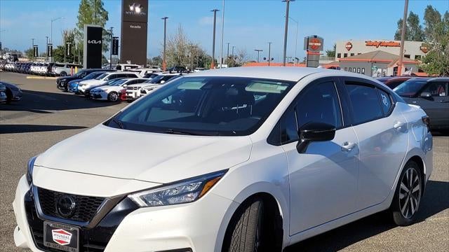 2020 Nissan Versa SR