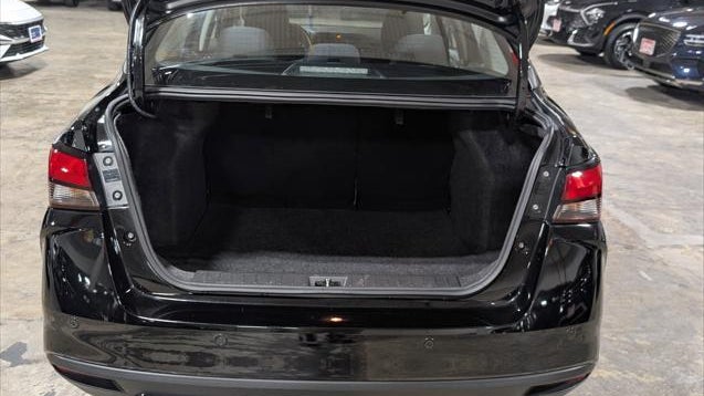 2023 Nissan Versa SR