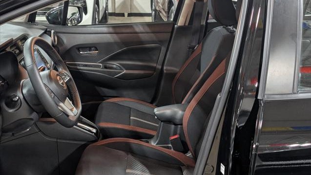 2023 Nissan Versa SR