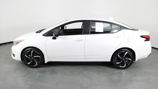 2025 Nissan Versa SR