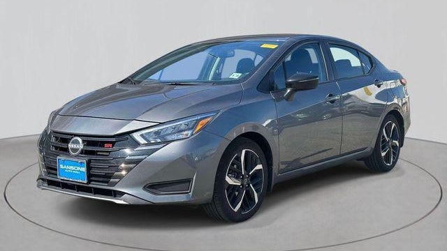 2025 Nissan Versa SR