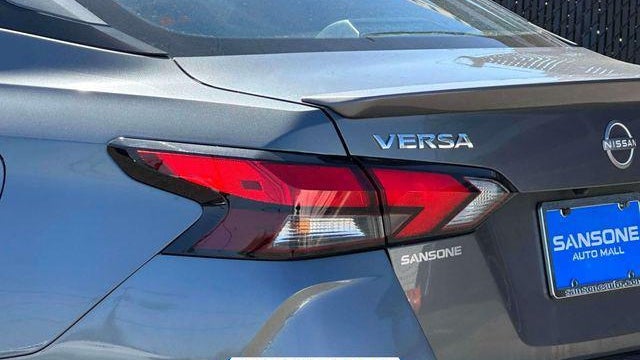 2025 Nissan Versa SR
