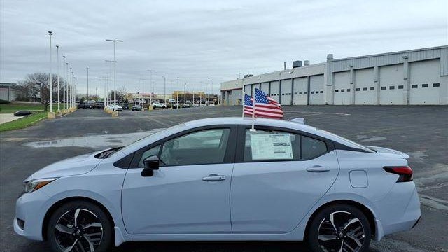 2025 Nissan Versa SR