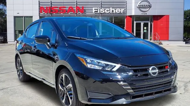 2025 Nissan Versa SR