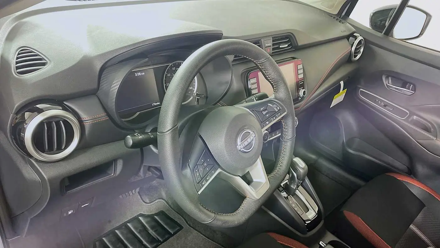 2025 Nissan Versa SR