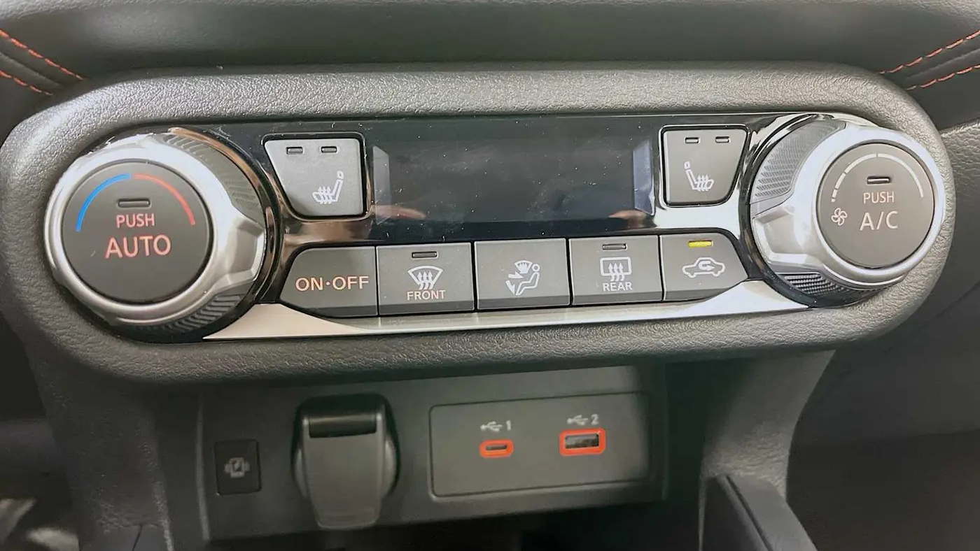 2025 Nissan Versa SR