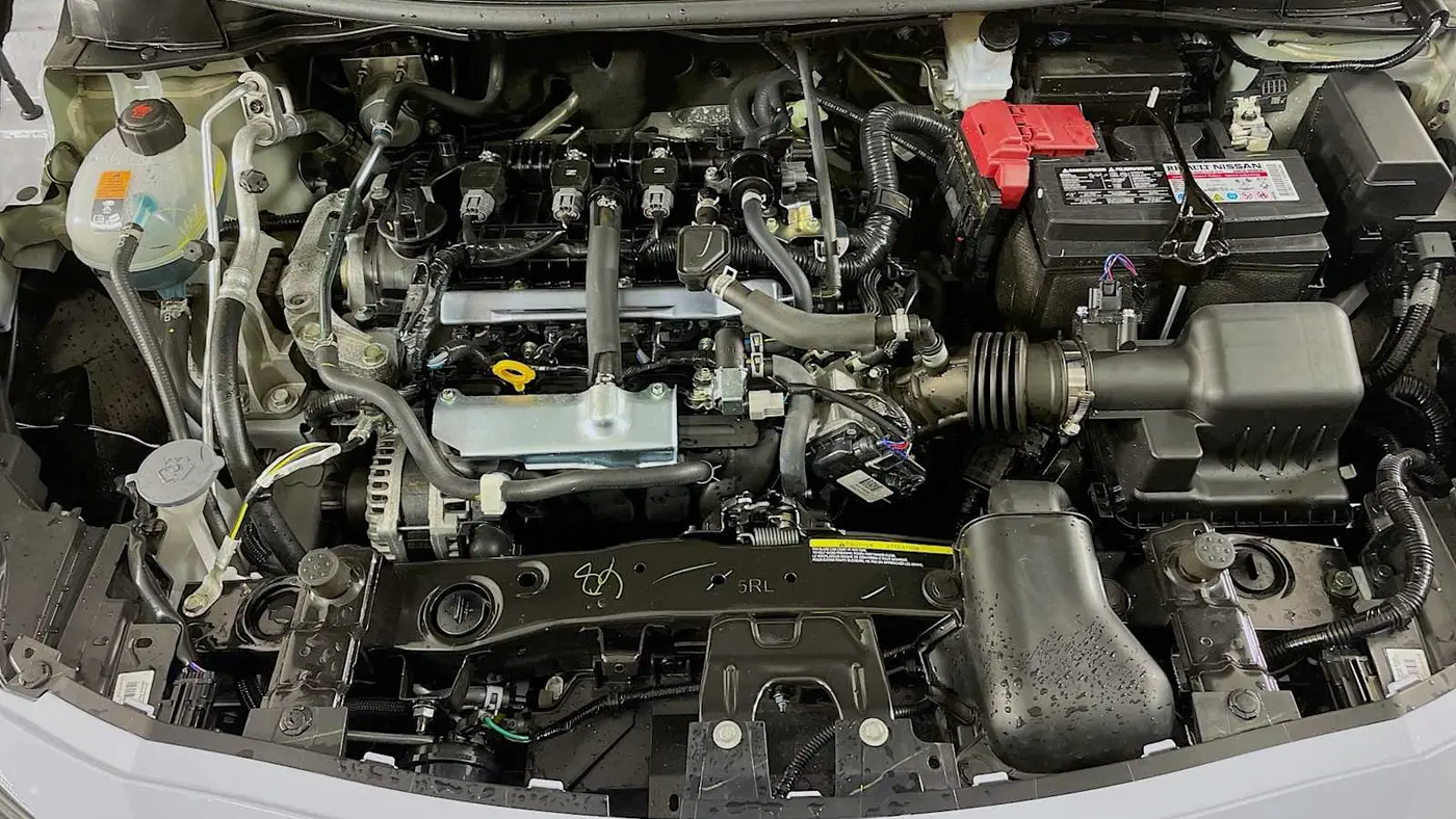 2025 Nissan Versa SR