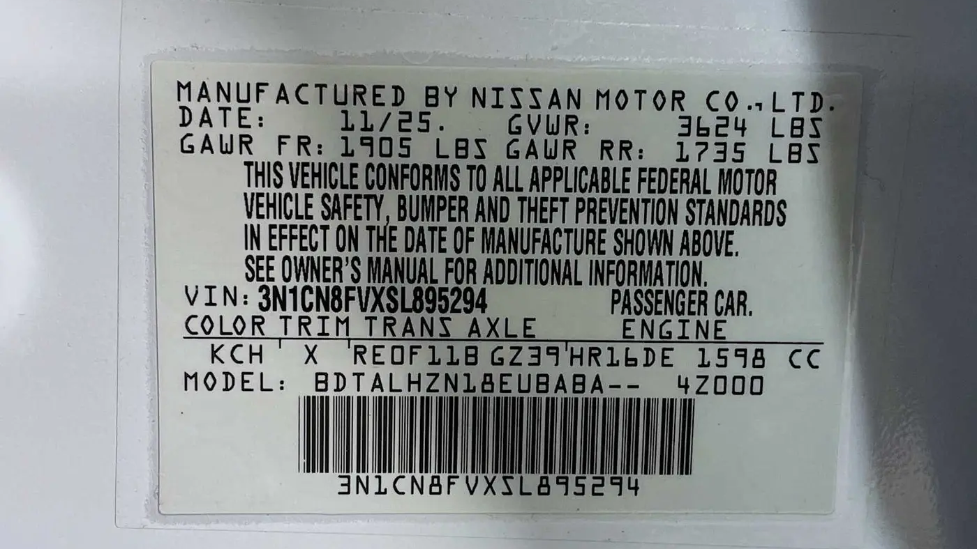 2025 Nissan Versa SR