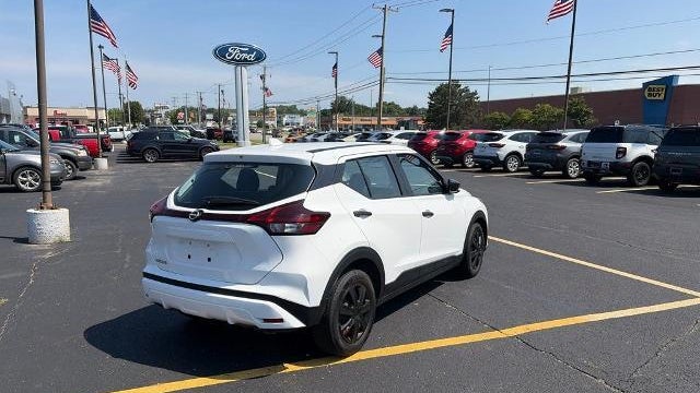 2024 Nissan Kicks S