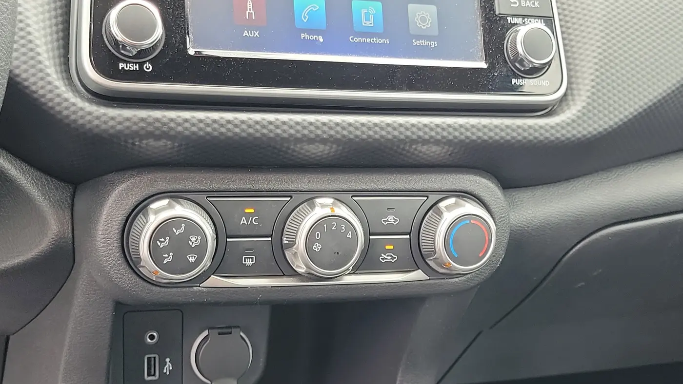 2024 Nissan Kicks S
