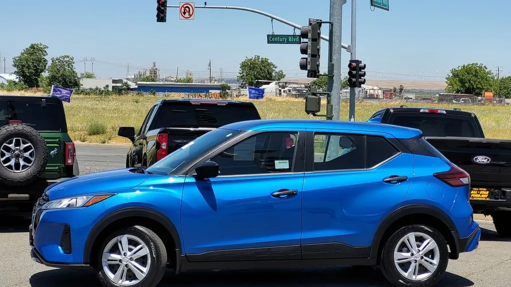 2024 Nissan Kicks S