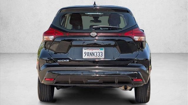 2022 Nissan Kicks S