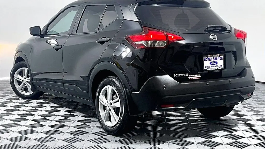 2020 Nissan Kicks S