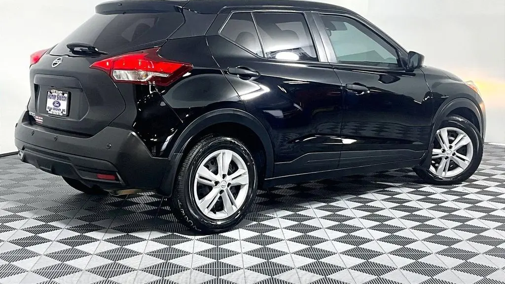 2020 Nissan Kicks S
