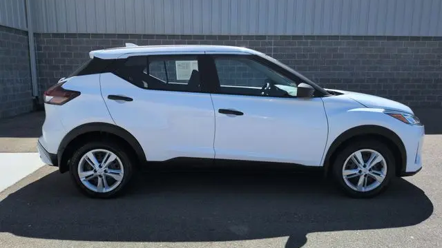 2023 Nissan Kicks S
