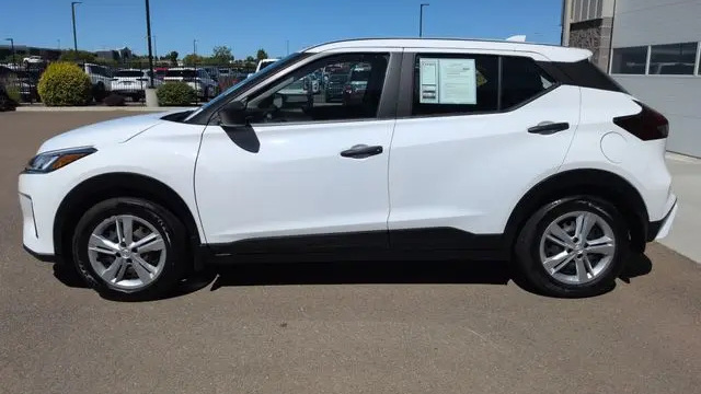 2023 Nissan Kicks S