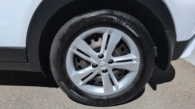 2023 Nissan Kicks S
