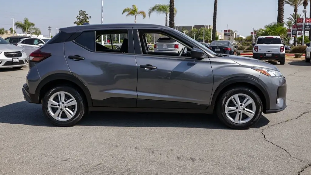 2024 Nissan Kicks S