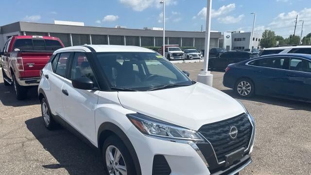 2022 Nissan Kicks S