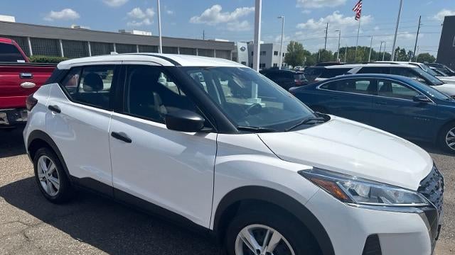 2022 Nissan Kicks S