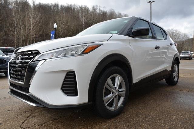 2022 Nissan Kicks - $18,900