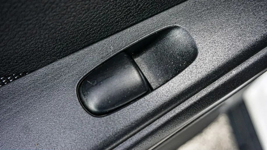 2018 Nissan Kicks S