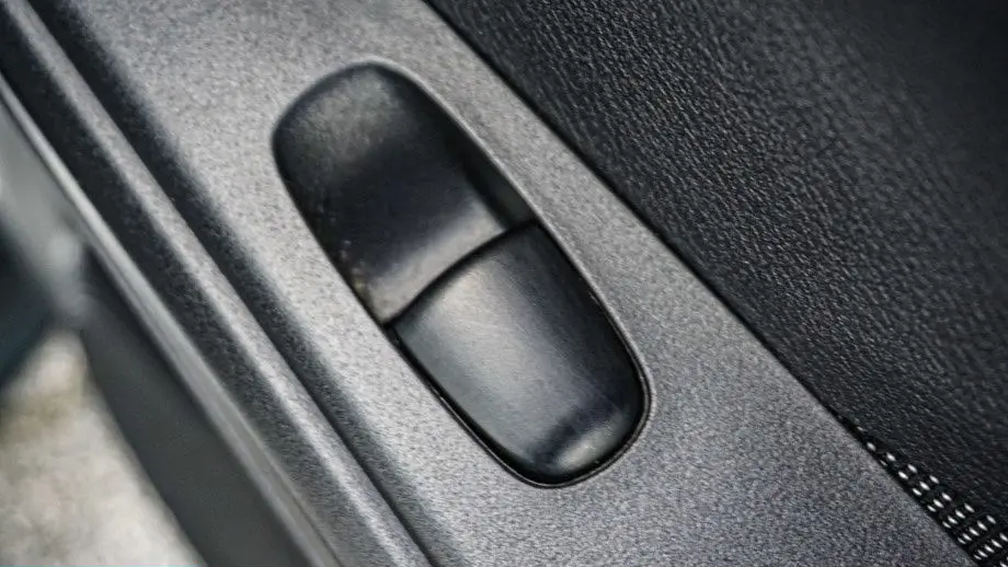 2018 Nissan Kicks S