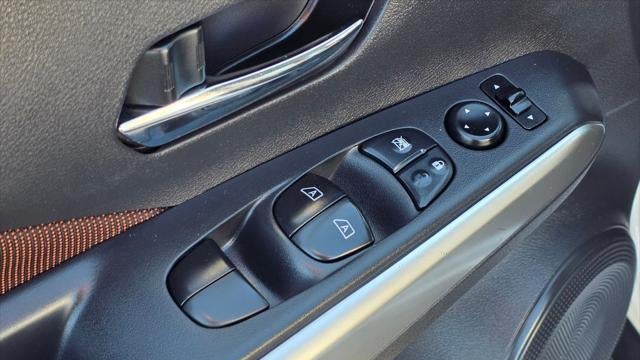 2018 Nissan Kicks SR