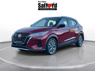 2021 Nissan Kicks with Scarlet Ember Tintcoat/Super Black Exterior