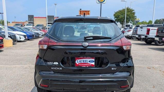 2023 Nissan Kicks SV