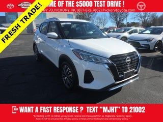 2024 Nissan Kicks with Fresh Powder Exterior