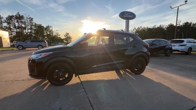2022 Nissan Kicks SV