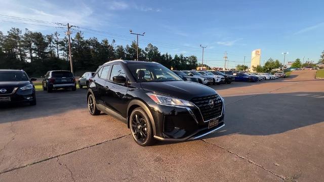2022 Nissan Kicks SV