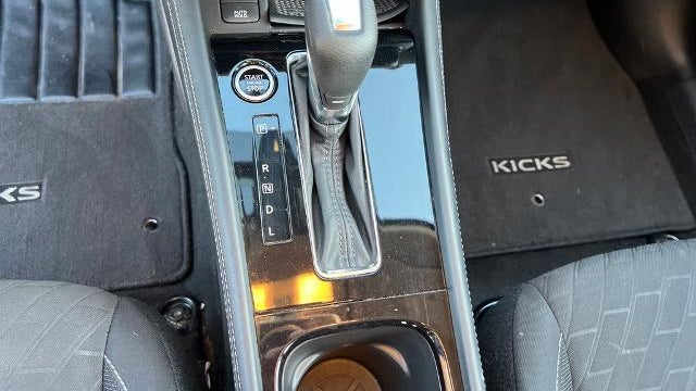 2022 Nissan Kicks SV