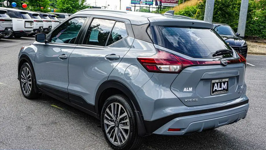 2023 Nissan Kicks SV
