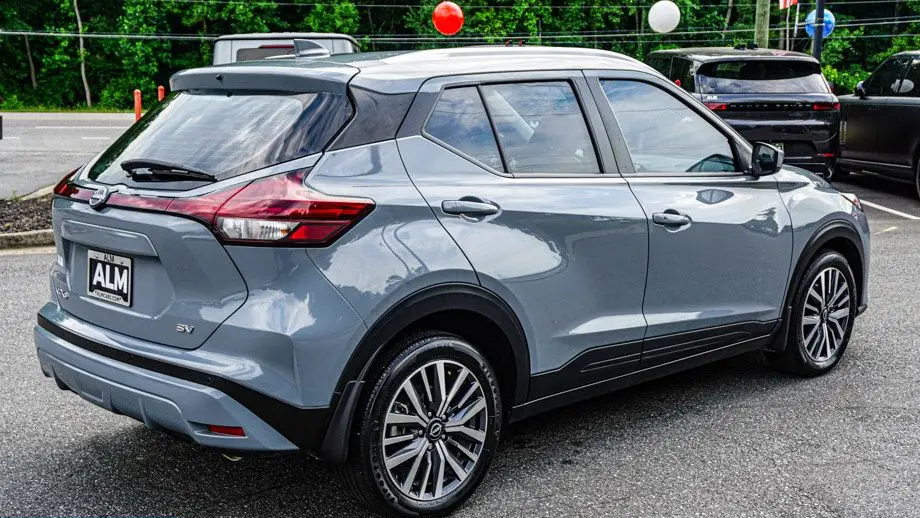 2023 Nissan Kicks SV