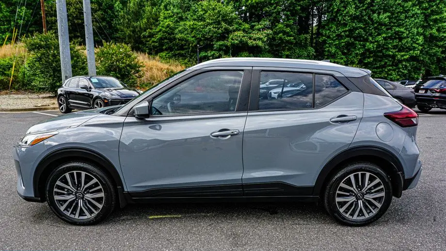 2023 Nissan Kicks SV