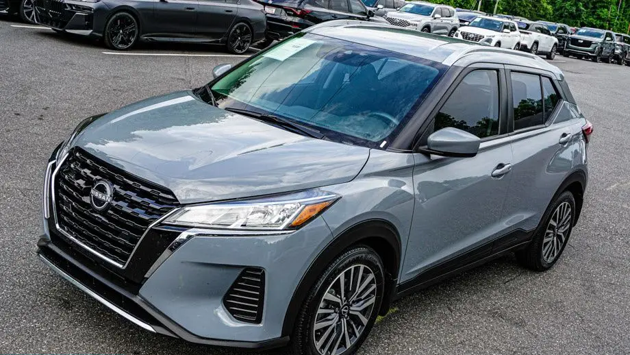 2023 Nissan Kicks SV