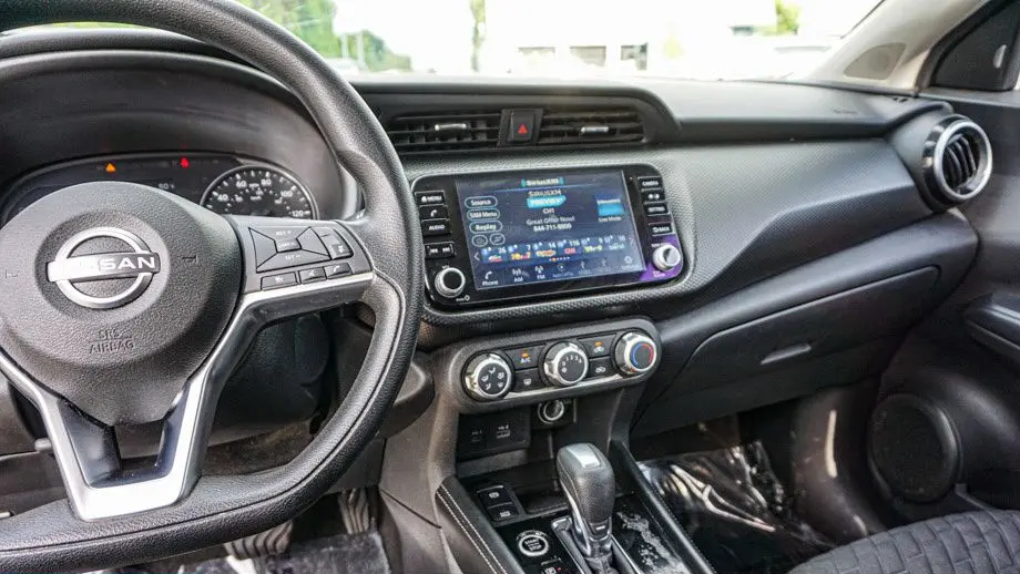 2023 Nissan Kicks SV