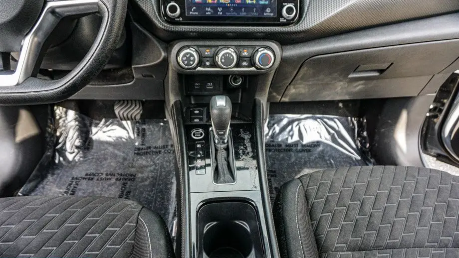 2023 Nissan Kicks SV