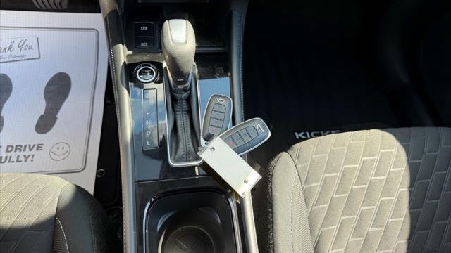 2023 Nissan Kicks SV